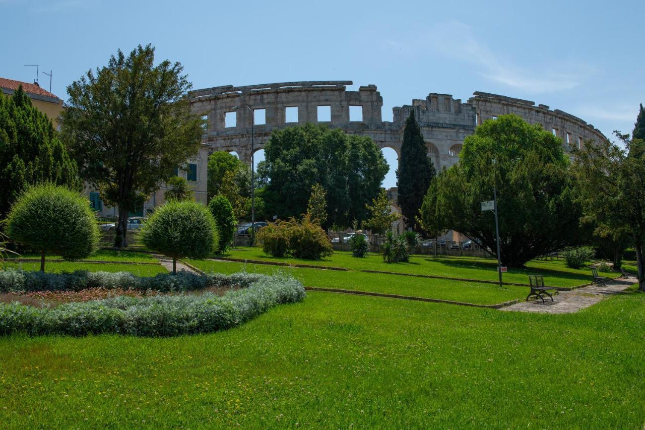 Family & Friends Pula - Top Floor - Free Parking 外观 照片